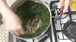 طرز تهیه خورشت گوجه سبز اصیل ایرانی