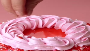 آموزش تصویری تزیین کیک هندوانه رنگی در چند دقیقه