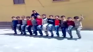 رقص پسر بچه های کرد در مدرسه