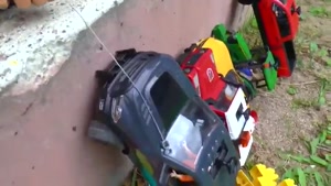 ماشین بازی کودکانه - بالا کشیدن ماشین ها از دیوار