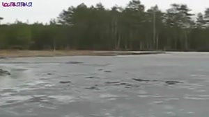 آبتنی مرد روس در دریاچه یخ زده 3