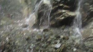 نمای داخلی آبشار يخي خور
