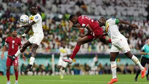 گل اول قطر به سنگال توسط محمد مونتاری