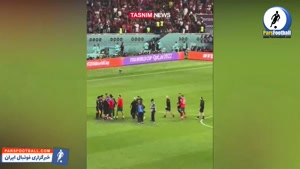 اعتراض شدید بازیکنان مراکش به داور قطری بعد از پایان بازی