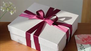بسته بندی هدیه برای راحتی و زیبا 