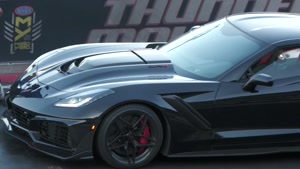 مسابقه درگ - ZR1 Corvette  در مقابل Mustang GT