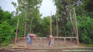 ساخت زیباترین ویلای گلی بامبو 