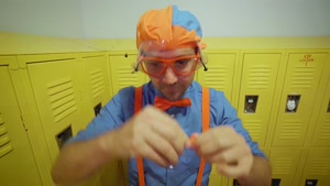 کارتون بلیپی - چتربازی داخل سالن با Blippi 