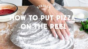 نحوه قرار دادن پیتزا روی پاروی نانوایی 