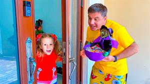 اسباب بازی ها و داستان های هالووین ناستیا و پدر برای بچه ها