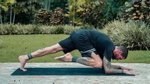 یوگا برای مردان / 10 تمرین انعطاف پذیری برای مردان 