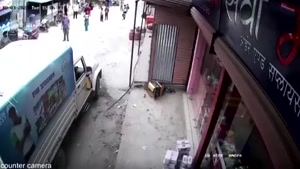  لحظه هولناک وقوع زلزله در نپال | واکنش مردم وحشت زده 