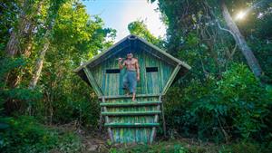ساخت زیباترین ویلا بامبو برای زندگی در جنگل عمیق