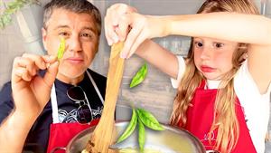 ماجراهای نستیا - نستیا و بابا طرز پخت ماکارونی را در ایتالیا