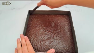 طرز تهیه کیک شکلاتی خامه ای
