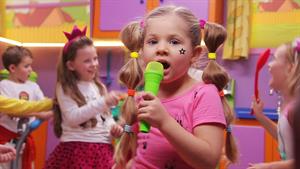 دیانا و روما و ترانه های کودکانه شاد