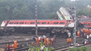 برخورد شدید و مرگبار دو قطار مسافربری در هند