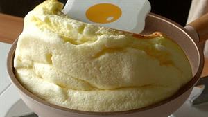 نان سوفله نرم و کرکی که با دو تخم مرغ درست شده است