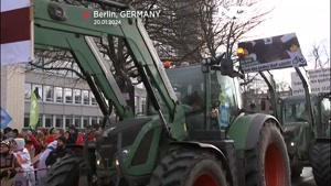 کشاورزان در آلمان و فرانسه جاده‌ها را بستند