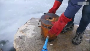 آزمایش علمی جالب آهن گذاخته روی دریاچه یخزده