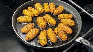 طرز تهیه غذای ساده و فوری با کوکو سیب زمینی بدون تخم مرغ