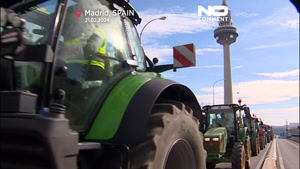 کشاورزان اسپانیا با تراکتورها در خیابان‌های مادرید