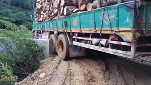 مهارت های رانندگی با کامیونهای حمل چوب