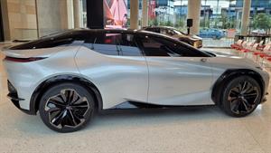 بررسی مشخصات Toyotas 7 NextGen Electric 