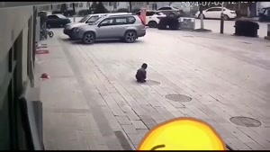 ترکیدن فاظلاب با کبریت کودک