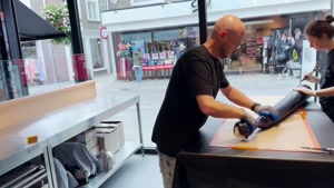 امروز داریم آبنبات خفاش درست می‌کنیم 🦇