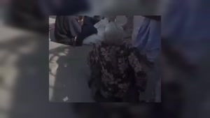 فیلم وایرال شده کتک زدن پیرزن بلوچ توسط سرباز وظیفه در مرز