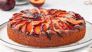 زندگی روستایی / طرز تهیه کیک آلو سیاه