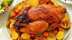 زندگی روستایی / طرز تهیه مرغ سوخاری شکم پر