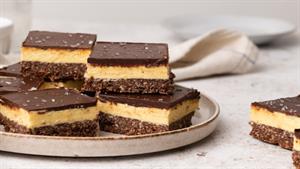 شیرینی پزی با آنا - طرز تهیه نانایمو بار شکلاتی