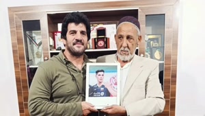 دیدار احساسی پهلوان رسول خادم با خانواده صابر کاظمی