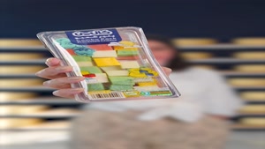 دستی که محصولات کالین توشه🧀