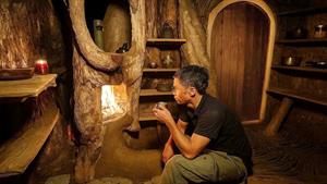 ساخت پناهگاه مخفی درون درخت