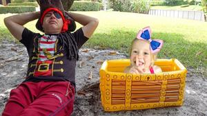 ناستیا و استیسی / ناستیا برای عید پاک سورپرایز جمع می‌کند