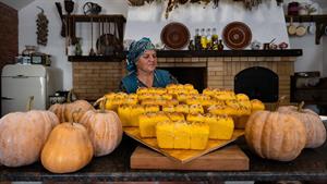 طرز تهیه نان کدو حلوایی خوشمزه پاییزی