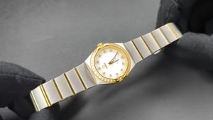 ساعت زنانه امگا کانسلیشن لوکس آویز 