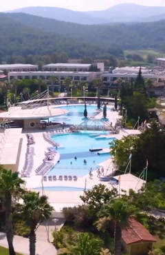 هتل آکوافانتزی