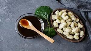 زندگی روستایی / طرز تهیه شیره توت سفید