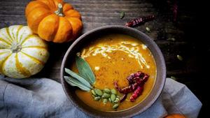 ننه سرما شب یلدا / طرز تهیه سوپ کدو حلوایی