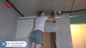 "سقف کناف با نور پس‌زمینه: جلوه‌ای ویژه برای هال شما!"