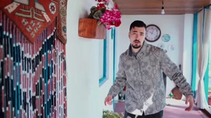 دانلود آهنگ ماه خانوم از آرین اطمینان + همراه متن موزیک