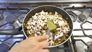 طرز تهیه سمبوسه پیتزایی خوشمزه ایرانی