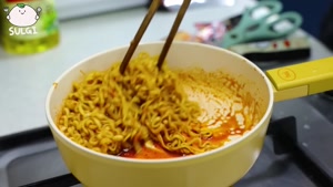 مرغ Tteokbokki Buldak خانگی دستور تهیه مرغ سرخ شده و تئوکبوک