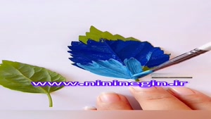 کاردستی پروانه با برگ گل
