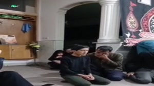 نوحه خوانی در جمع عزاداران پدر شهیدش