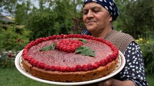 طرز تهیه کیک تمشک خانگی